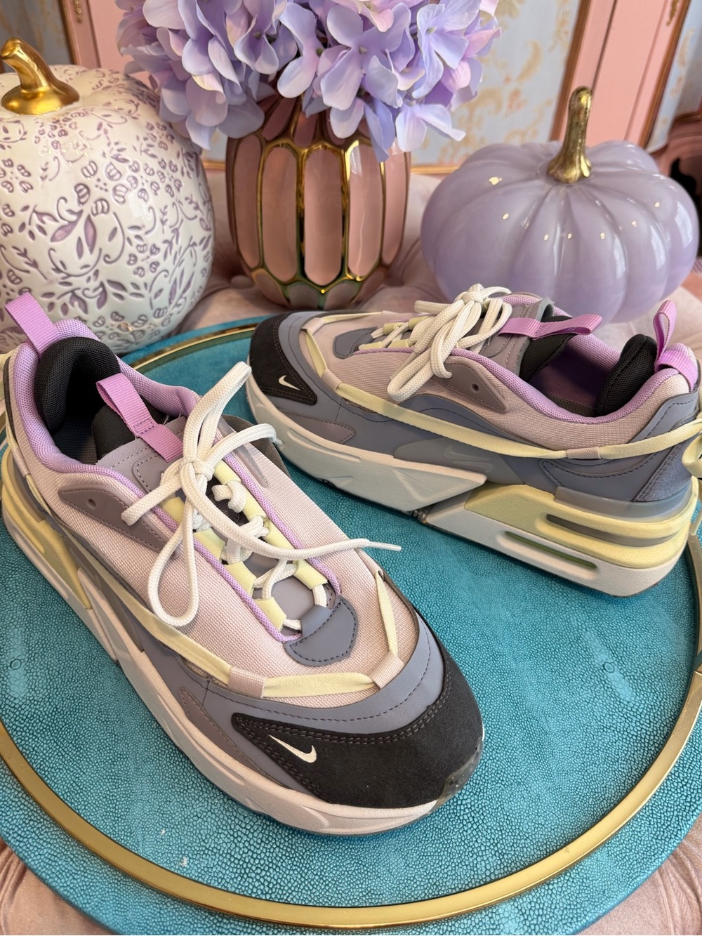 Nike Womens Sneaker 10.5